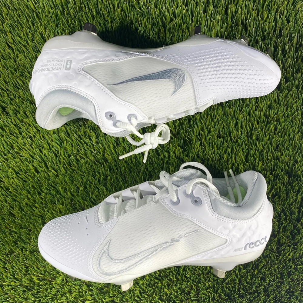 Nike Hyperdiamond 4 Elite White Grey Softball Cleat CZ5917-100 Womens Size 8.5